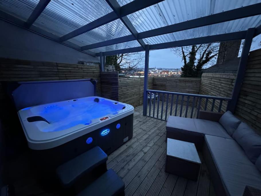 Luxury Hot Tub Retreat Holiday home *